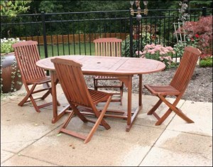 Folding Chairs and Table Picture